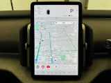 ドライバーディスプレイとセンターディスプレイを、12.3インチのタブレットに集約しました。運転操作に必要な情報とよく使う機能のコントロールボタンを、同一画面内にわかりやすく表示させることができます。