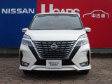 夜間の運転も明るく安心のLEDヘッドライトとフォグランプ装備☆