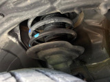 お車を安心してお乗りいただく為には、足回りの定期点検が欠かせません。サービスサポート(有償保証)では無料点検もご提供しており、安心のカーライフをお過ごしいただけるサポート体制が整っています。