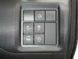 ネッツトヨタ静浜は&rdquo;キレイ&rdquo;にこだわっています。特設サービス工場で、新しく生まれ変わった車!内装・外装の徹底的な掃除、シートを外してニオイの元まで消臭・除菌、見えにくいエンジンルーム内もキレイ!