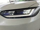 明るく白い光のLEDヘッドライトにより、夜間でも遠くまで見通しやすく、安全性が高まります。