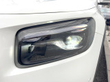 ●LEDヘッドライト:夜間走行時も良好な視界を確保し安心して運転できる高輝度LEDヘッドライトを装備!点灯速度が早く、消費電力も抑えられています。