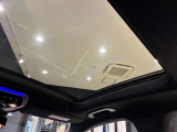 車両は屋内展示しておりますので天候に関係なくごゆっくりコンディションご確認頂けます。車両を倉庫へ保管している場合が御座いますのでご来店前に在庫確認頂けると幸いです。TEL072-784-8800