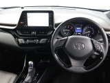 運転席廻りです。