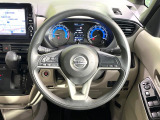 【ステアリングスイッチ】運転中、前方から目線をそらすことなく、オーディオ等の操作が可能な便利機能!安心&快適なドライブを演出してくれます♪