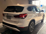 【BMWの伝統-3】BMWのお車は、&ldquo;駆け抜ける歓び&rdquo;を体現しております。走行の安定性とコーナリングの良さを追求し、思い通りにハンドルの操作可能です。