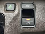 電子制御パーキングブレーキやオートブレーキホールド、ECONモードボタンなど、より運転を便利にする機能を装備しております!