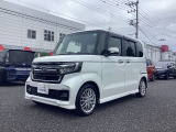 大人気NBOXカスタムターボ入庫しました。前オーナー様に大切に扱われてきた綺麗な車両です。