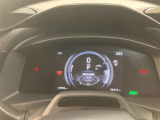 視認性に優れたメーターを採用しており、走行中でも車速や情報が分かりやすく表示されます。運転時の視線移動をむりのない範囲に抑え、快適で安心感のあるドライブをサポートします。