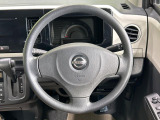 インテリアに合わせたデザインのステアリングは、運転される方のことも考え、運転しやすい形状、大きさです。是非一度、実際に触ってお確かめください。