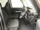 運転しやすいポジションのフロントシート