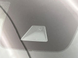 【ホンダセンシング】走行中に前方の車両等を認識し、衝突しそうな時は警報とブレーキで衝突回避と被害軽減をアシスト。より安全にドライブをお楽しみいただけます。