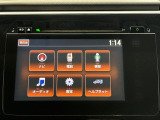 スマートフォンのような操作感の静電式タッチパネル。