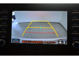 バックモニター付き。 車両後方の映像が画面に表示されるので、車庫入れが苦手な人も安心です。ただし、目視確認もお忘れなくお願いいたします。