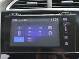 『1台』のお車に対して、3名体制で日々議論を重ね仕入れを行っております。