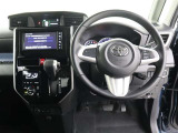 運転席からの操作もしやすいインパネ配置と、見切りのいいアイポイントですので、お車の操作性にも優れていますよ!快適・安心・安全です!!
