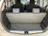 日常の使用に十分な広さの荷室です♪簡単な操作でシートアレンジもできます♪