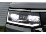 LEDヘッドライトで夜間の視認性も高く、更にオートライト搭載で、車外の明るさを感知し自動でライトを点消灯します。またエンジンOFFにすれば一緒に消灯し、消し忘れやトンネル走行時などに非常に重宝します!