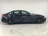 もちろんサラウンドビューモニター+パークセンサーを搭載。駐車時の不安を軽減。