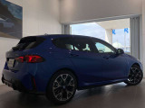 【BMWの伝統-3】BMWのお車は、&ldquo;駆け抜ける歓び&rdquo;を体現しております。走行の安定性とコーナリングの良さを追求し、思い通りにハンドルの操作可能です。