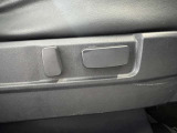 パワーシートで快適に座席を楽々コントロール!