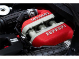 自然吸気6.5L V12エンジンは716Nmを誇る高出力トルクにて日常から高速までどのシーンでも官能的にお楽しみ頂けます。