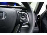 Hondaセンシングの機能のひとつ、アダプティブクルーズコントロール付!アクセルから足を離しても設定したスピードと前車との車間を保ち走行してくれます!車線維持もアシスト☆高速道路で疲労軽減ですね☆