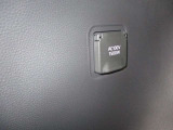 トランク内、左クォータ内張に1500W給電コンセントがあります!