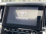 【メーカー純正ナビ】インテリアに溶け込むスタイリッシュな「専用設計」メーカーナビを装備♪視認性や操作性など基本性能にも優れ、より上質なカーライフをお楽しみいただけます。