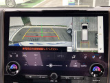 【全周囲モニター】フロント+サイド+バックにカメラが装着されています。車庫入れが苦手な方もこれがあれば安心ですね。