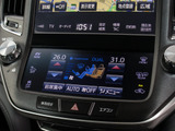使いやすさや安全性を追求したステアリング周り!高級車ゆえにスイッチ類が多いのも特徴ですね!考え尽くされた配置ですぐに使いこなす事が出来ますのでご安心下さい!是非、体感してみて下さい!!