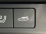 【パワーバックドア】スマートキーや運転席のボタンを押すだけでリアゲートが自動で開閉します!荷物を持っている時や、高い位置にあるバックドアを閉める際に便利な機能です♪