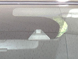 【エマージェンシーブレーキ】走行中に前方の車両等を認識し、衝突しそうな時は警報とブレーキで衝突回避と被害軽減をアシスト。より安全にドライブをお楽しみいただけます。