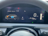 インパネはシンプルなデザイン。各操作スイッチなども使いやすい位置に配置されていますよ。