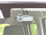 【ドライブレコーダー】ドライブレコーダー装備!走行中はもちろん、あおり運転や事故に遭遇した際、映像で記録し、万一のリスクに備えます。※記録用SDカードはお客様ご自身でご準備いただく必要があります。