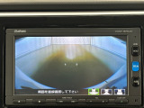 ★バックモニター搭載★ バック時目視しにくいクルマの周囲をカメラで映し出し、安全・安心駐車をサポート♪バックの苦手な方も後ろがハッキリ見えるので安心です☆