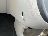荷物を掛けられるフックが装備されています!