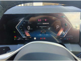 『運転』に対するBMWのこだわりはメーターパネルにも表れております。視野性の良いメーターパネルは疲労感の軽減と、運転の楽しさをもたらしてくれます。
