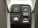 ★ECONスイッチ★ エコドライブを加速しよう!スイッチをONにすると、運転の仕方によるロスを抑え込み燃費をよくするようクルマが頑張ります(*^ー^*)燃費向上にチャレンジ♪