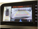 バックガイドモニターで、後方を確認しながら安心して駐車することができます。運転初心者も熟練者も必須の機能ですよ!