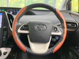 インテリアに合わせたデザインのステアリングは、運転される方のことも考え、運転しやすい形状、大きさです。是非一度、実際に触ってお確かめください。