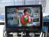 疲れを感じたら、車を止めてテレビを見ながら休憩してはいかがでしょう