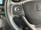 ステアリングにオーディオ操作スイッチが付いています。オーディオ画面に直接タッチしなくても操作が出来ますので、運転に集中できます。