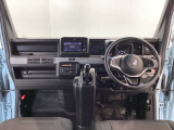 【前方視界】開放的な前方視界!運転がしやすく疲れにくいです♪窓が大きく、見通しがとっても良いおクルマですよ♪