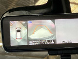 【アラウンドビューモニター】車を上から見下ろしているかのような映像で周囲の状況がひと目で確認、狭い駐車場に駐車するときも安心です♪