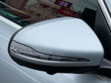 初年度登録から3年間は新車保証(メルセデスケア)を継承して、ご利用になれます。メルセデスケアは一部消耗品や、定期点検までも保証対象となりますので、保証が広範囲です。