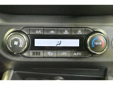お好きな温度に設定すれば自動的に温度を調節、車内を快適空間に仕上げてくれます。