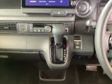 停車中にブレーキペダルを踏み続けなくてもブレーキ保持ができるオートマチックブレーキホールド機能もついております。