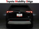 リヤのコンビネーションランプは後続車からも確認しやすいデザインです。