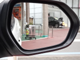 入庫時・販売時・納車前に、弊社基準の68項目に及ぶ点検整備を実施しております。